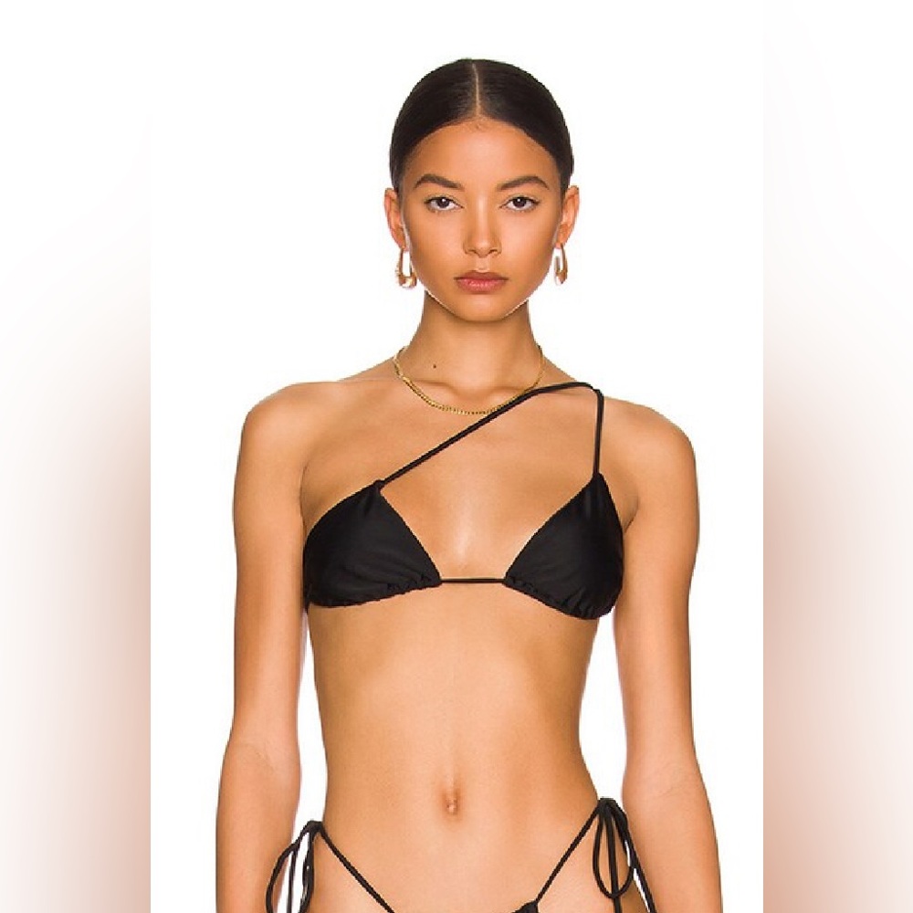 Superdown Samara Asymmetrical Bikini Top in Black size XXS